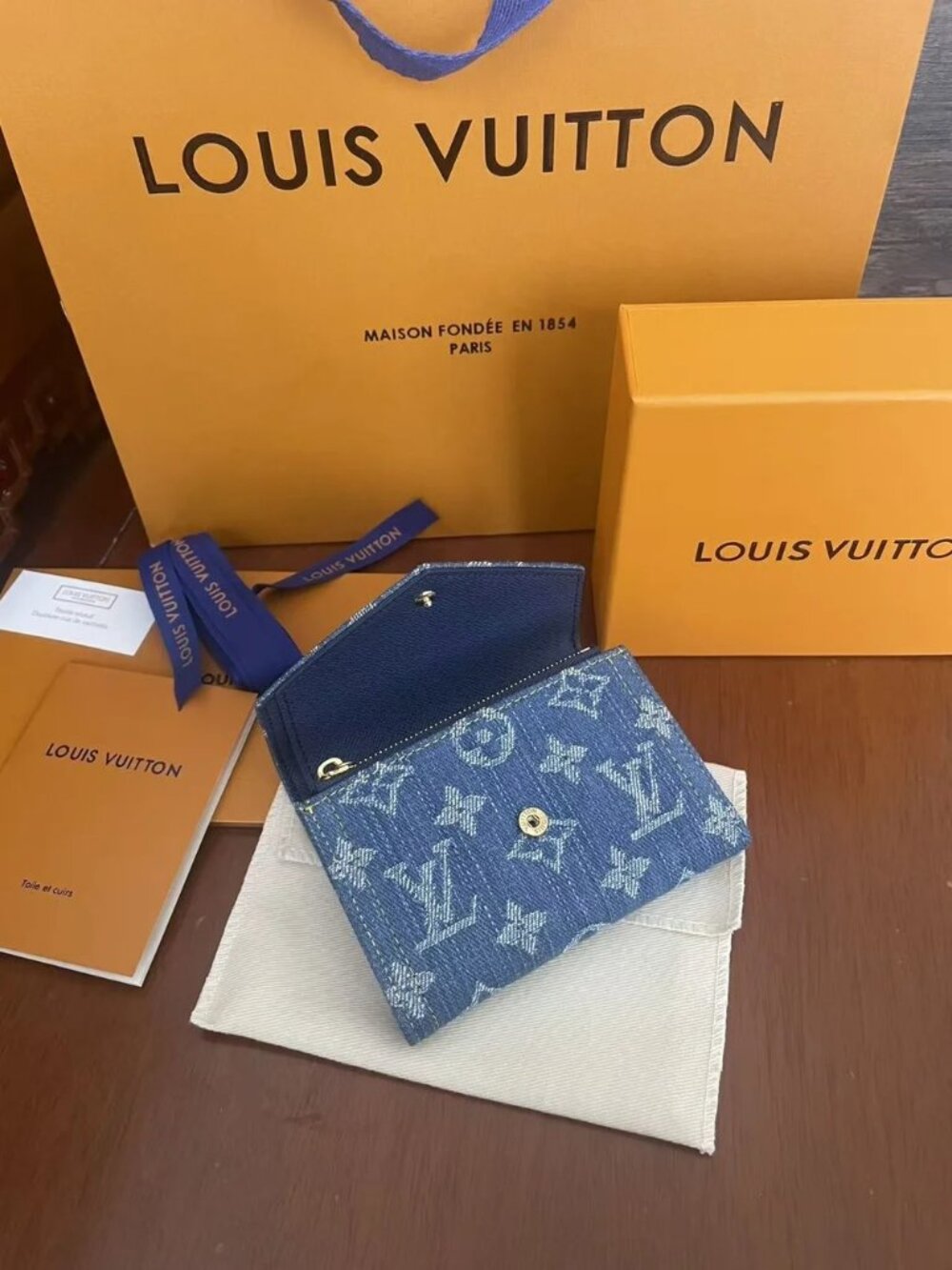 Louis Vuitton Blue Monogram Denim Envelope Snap Card Holder Wallet - Picture 4 of 6